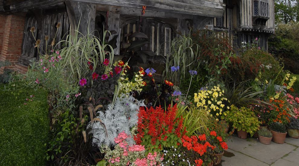 Gardens & Houses Gardens & Houses